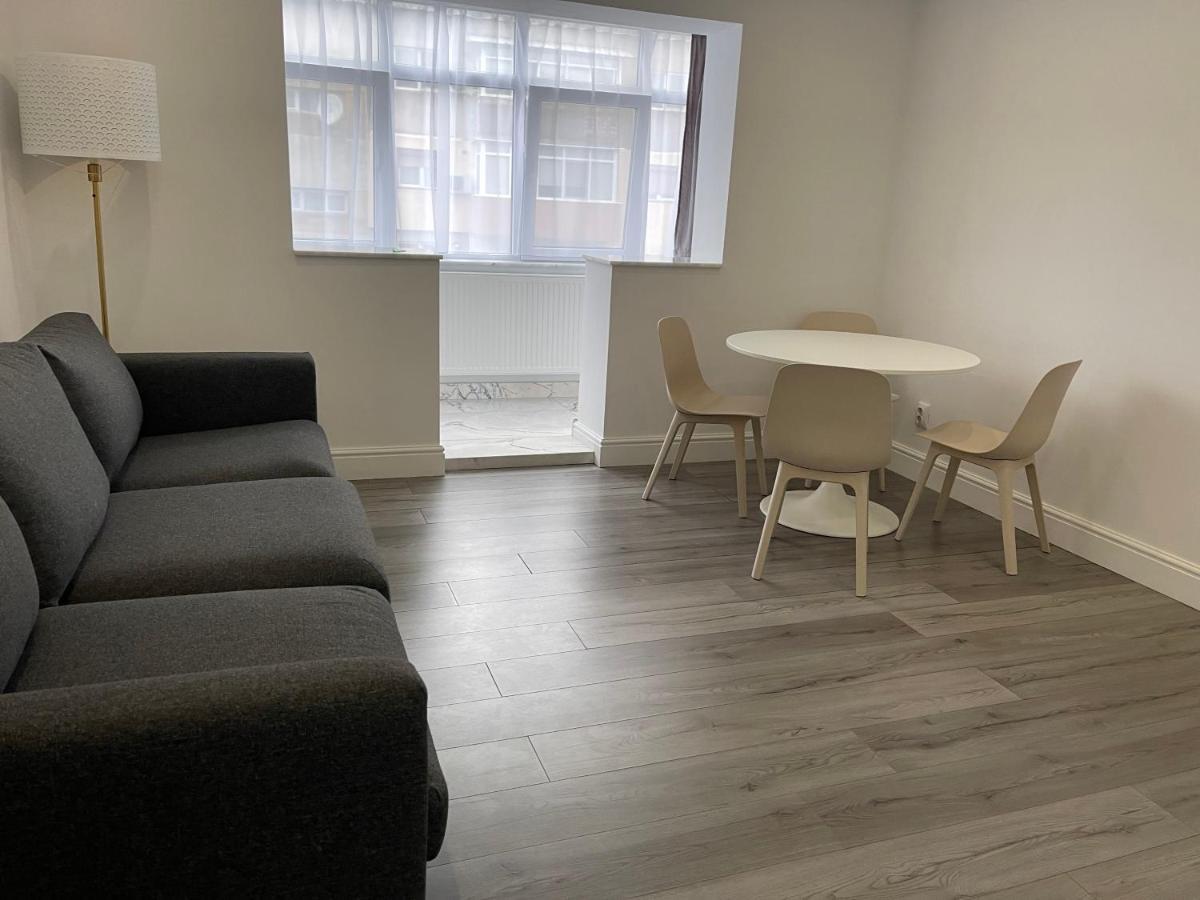 Apartament Emma Targoviste Eksteriør billede
